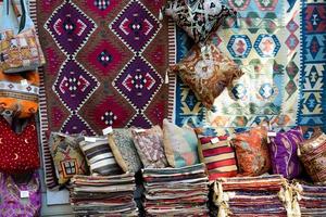 tapis et moquettes fabriqués de types traditionnels