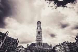 Bruges, Belgique, 2020 - photo noir et blanc du beffroi de bruges