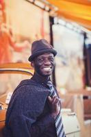 portrait d'un homme africain heureux photo
