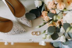 chaussures de mariage et accessoires de mariage photo
