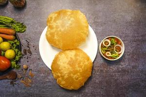 chole bhature ou chana masala est un célèbre plat indien photo