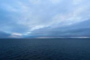 paysages marins nuageux en mer baltique photo