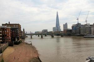 une vue sur la tamise près de westminster photo