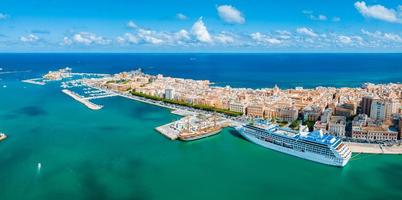 vue panoramique aérienne du port de trapani, sicile, italie. photo