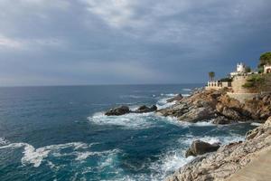 costa brava catalana, côte méditerranéenne accidentée dans le nord de la catalogne, espagne photo