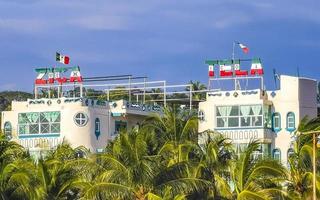 puerto escondido oaxaca mexique 2022 hôtels complexes bâtiments au paradis parmi les palmiers puerto escondido. photo