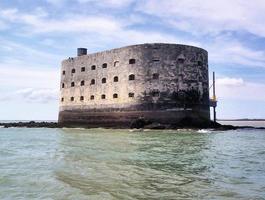 une vue de fort boyard en france photo