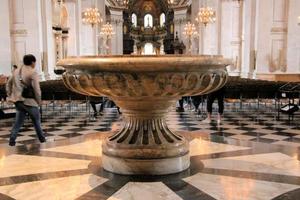 londres au royaume-uni en juin 2022. vue sur l'intérieur de la cathédrale st pauls photo