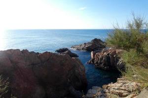 camino de ronda, une route parallèle à la costa brava catalane, située sur la mer méditerranée au nord de la catalogne, espagne. photo