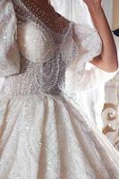 mariée élégante dans une robe de mariée photo