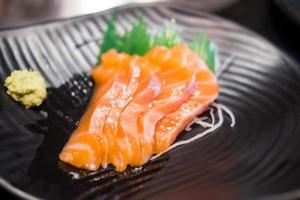 sashimi de saumon au wasabi