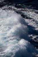 vagues dans la mer méditerranée photo