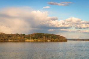 paysages de printemps avec des nuages photo