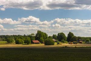 paysages de la campagne lettone au printemps photo