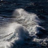 vagues dans la mer méditerranée photo