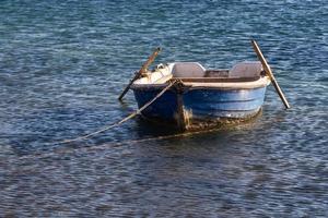 bateaux de pêcheurs traditionnels de la grèce photo