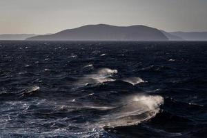 vagues dans la mer méditerranée photo