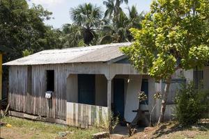 manacapuru, amazonas, brésil 18 novembre 2022 vieilles maisons en bois qui sont communes dans la région amazonienne du brésil photo
