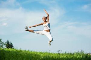 femme engagée dans la remise en forme photo