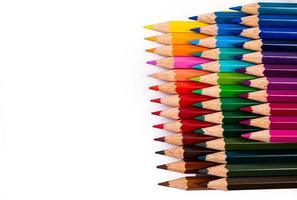 crayons multicolores sur fond multicolore, gros plan, espace de copie, art moderne. Design moderne photo