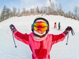 ski, téléski, hiver - skieurs sur téléski photo