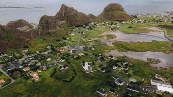 Vues de vaeroy dans les îles lofoten en norvège photo