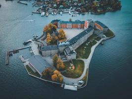 château de vaxholm par drone à vaxholm, suède photo
