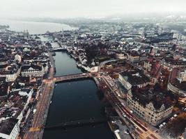 photo aérienne de zurich, suisse par drone