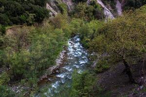 paysages printaniers des montagnes grecques photo