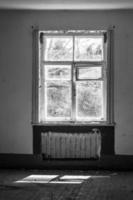 intérieur d'une maison abandonnée photo