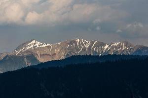 paysages printaniers des montagnes grecques photo