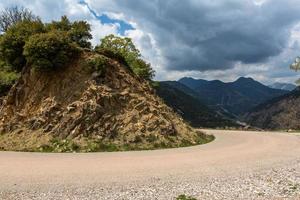 paysages printaniers des montagnes grecques photo