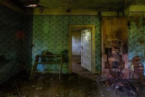 intérieur d'une maison abandonnée photo