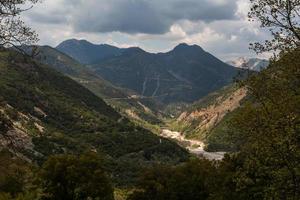 paysages printaniers des montagnes grecques photo