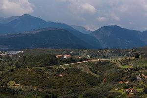 paysages printaniers des montagnes grecques photo