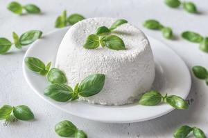 ricotta - fromage de lactosérum italien photo