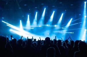 festival de musique, en plein air avec illumination de lumière photo