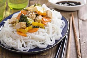 sauté de tofu aux légumes photo