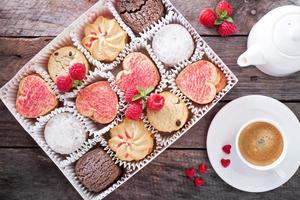 biscuits de la saint valentin dans une boîte photo