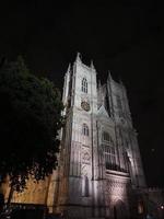 Église abbatiale de Westminster la nuit à Londres photo