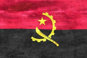 drapeau angola - drapeau en tissu ondulant réaliste photo