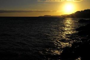 coucher de soleil sur l'océan atlantique photo