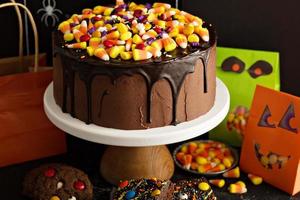 gâteau au chocolat et aux bonbons au maïs photo