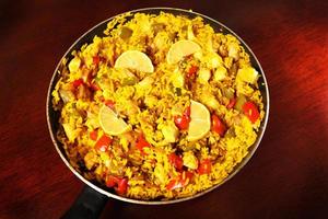 plat de paella espagnole photo