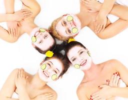 groupe de femmes au spa photo