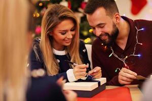 préparatifs de noël en famille photo