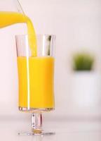 gros plan de jus d'orange photo