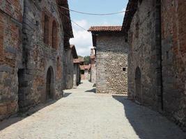 village médiéval de ricetto à candelo photo