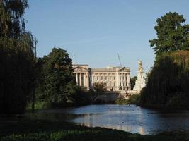 palais de buckingham à londres photo