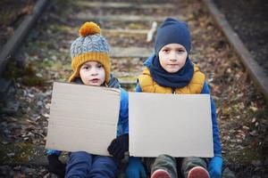 photo d'un enfant avec beaucoup d'amour et un message paisible